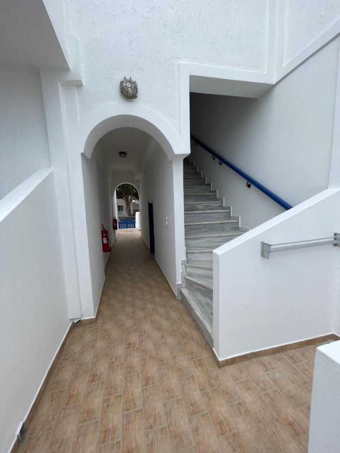 Leonidas Apartments Kamari  Exterior photo