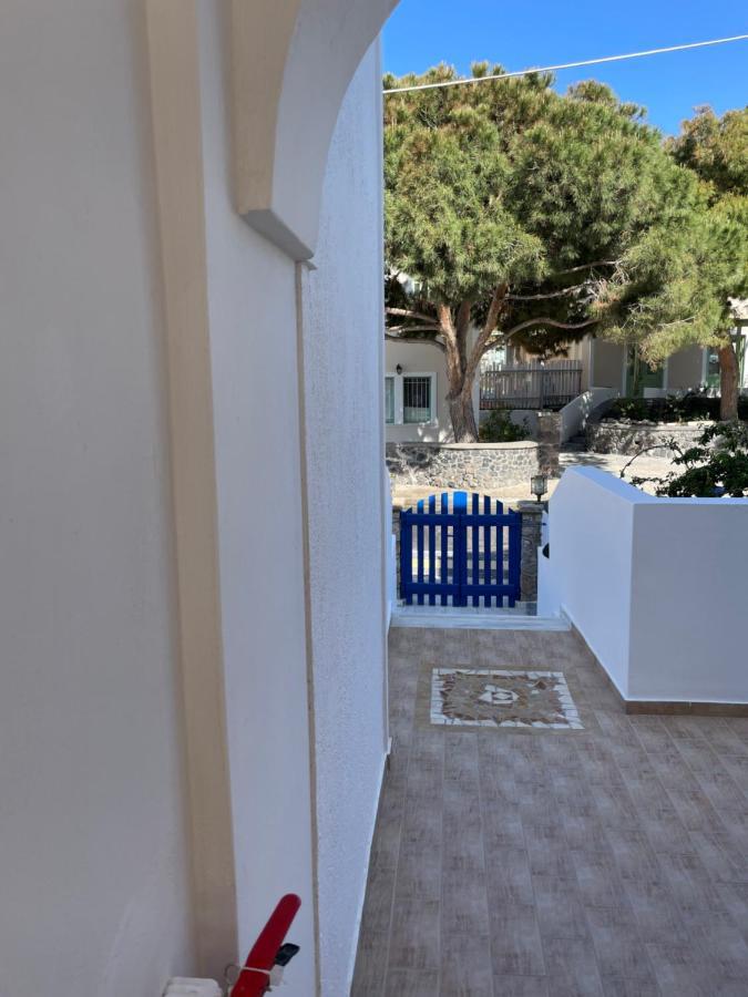 Leonidas Apartments Kamari  Exterior photo